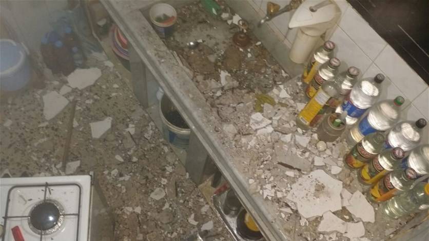في عين الحلوة... انهار سقف المطبخ عليها