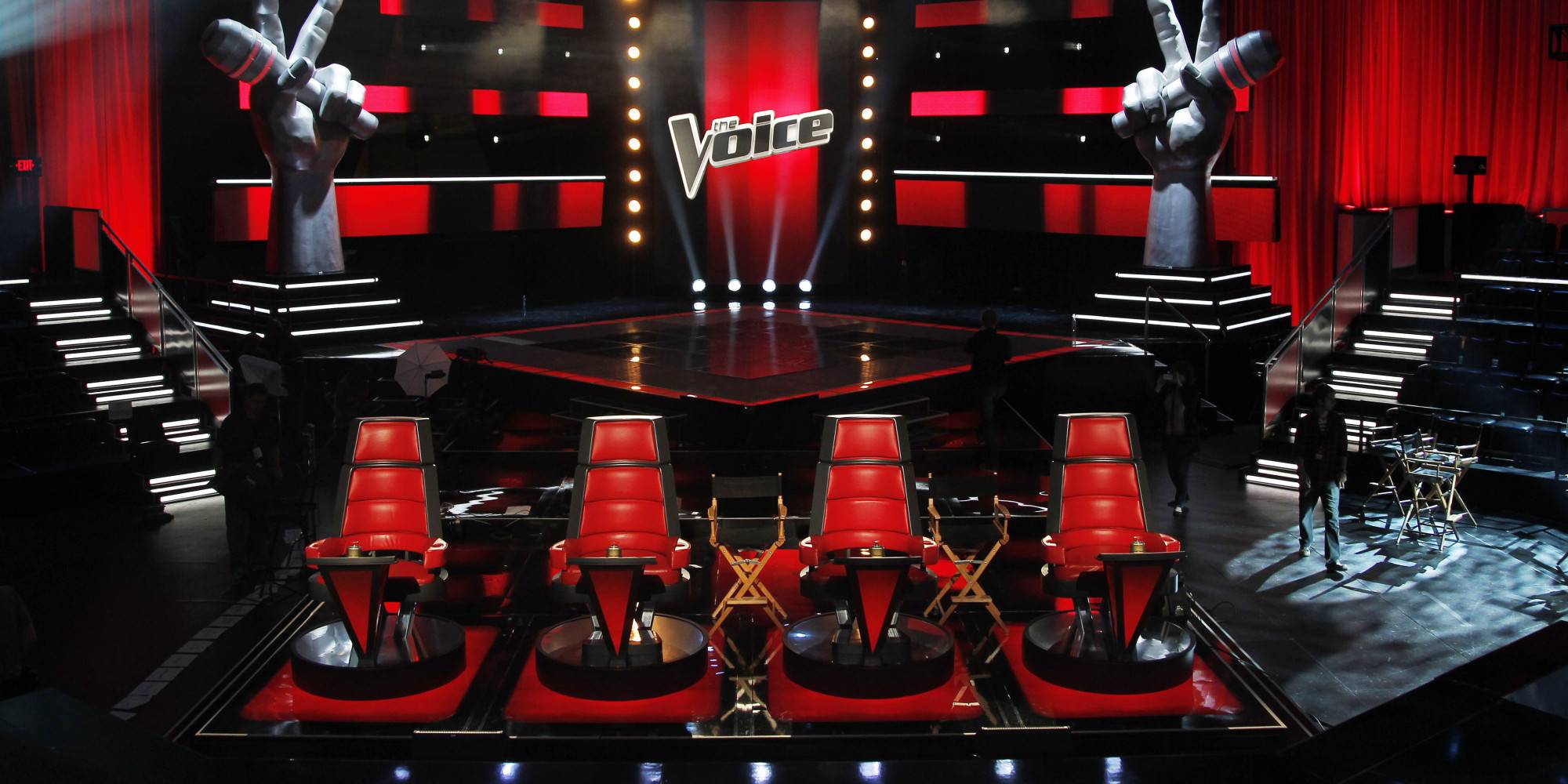 إبنة أحد الحكام تشارك في The Voice.. شاهدوا ردّ فعله بعد رؤيتها!