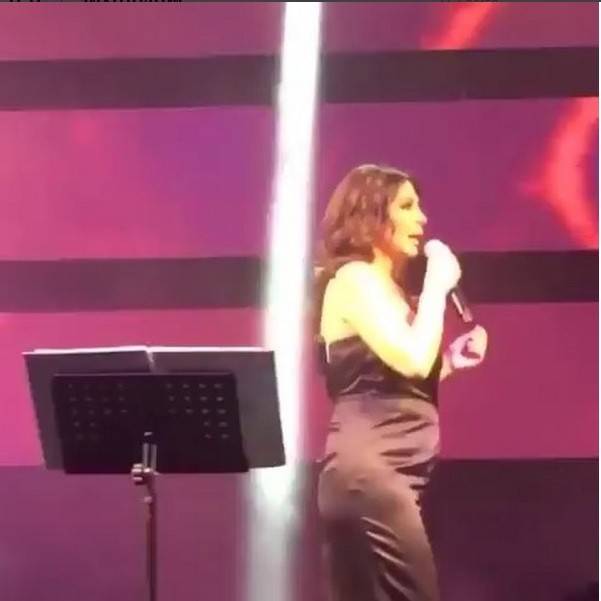 بالفيديو.. بطن إليسا المنتفخ يثير الجدل!