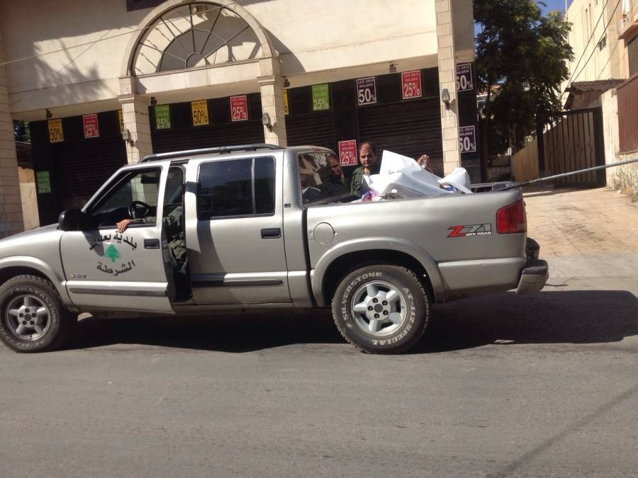 سرقوا بيك آب البلدية وفرّوا!!