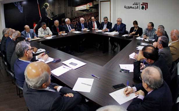 «لقاء الجمهوريّة» طالب حزب الله
بتوضيح أسباب العرض العسكري