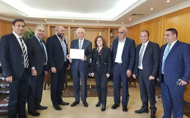 جعيتا شكرت زعيتر على إنشاء
نفق يربط البلدة بالطريق العام