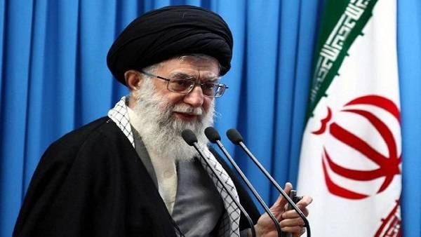 إيران لـ"ترامب": "إذا مزقت الاتفاق النووي.. سنحرقه"