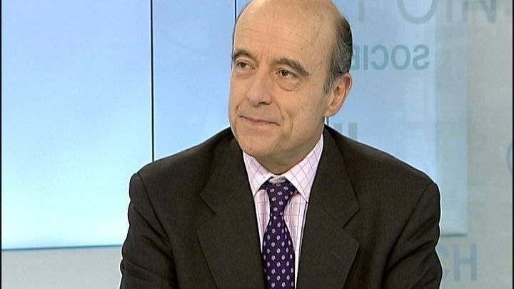 فرنسا: آلان جوبيه ينتقد "إفراط" فرانسوا فيون "بمجاملة" بوتين