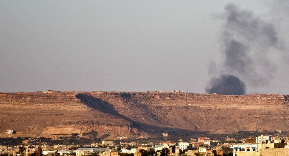 قطع الطريق الرئيسي بين صنعاء ومحافظة ذمار جراء قصف التحالف