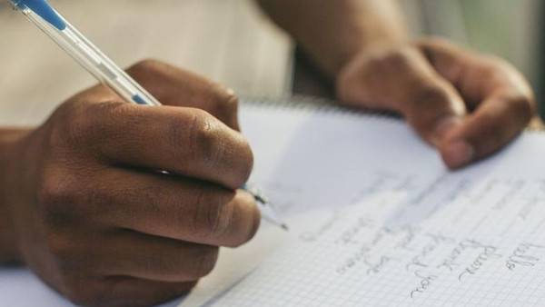 كم ساعة تحتاج لتعلم لغة أخرى؟