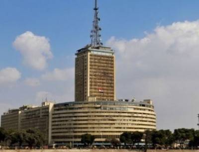 تهديد مذيعة مصرية بالفصل بسبب ملابسها (صورة)