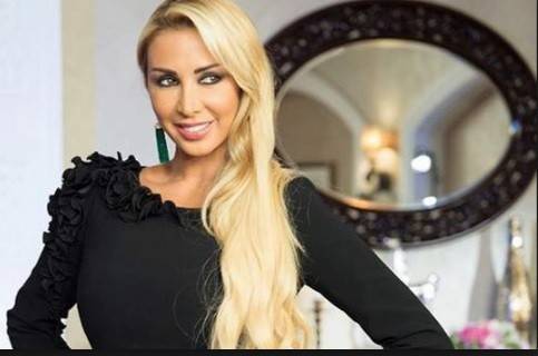 بالصور.. جويل بالدانتيل الشفاف في عيدها!