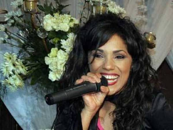 أول ظهور لهذه الفنانة بعد عملية تجميل.. شاهدوا كم تغيرت