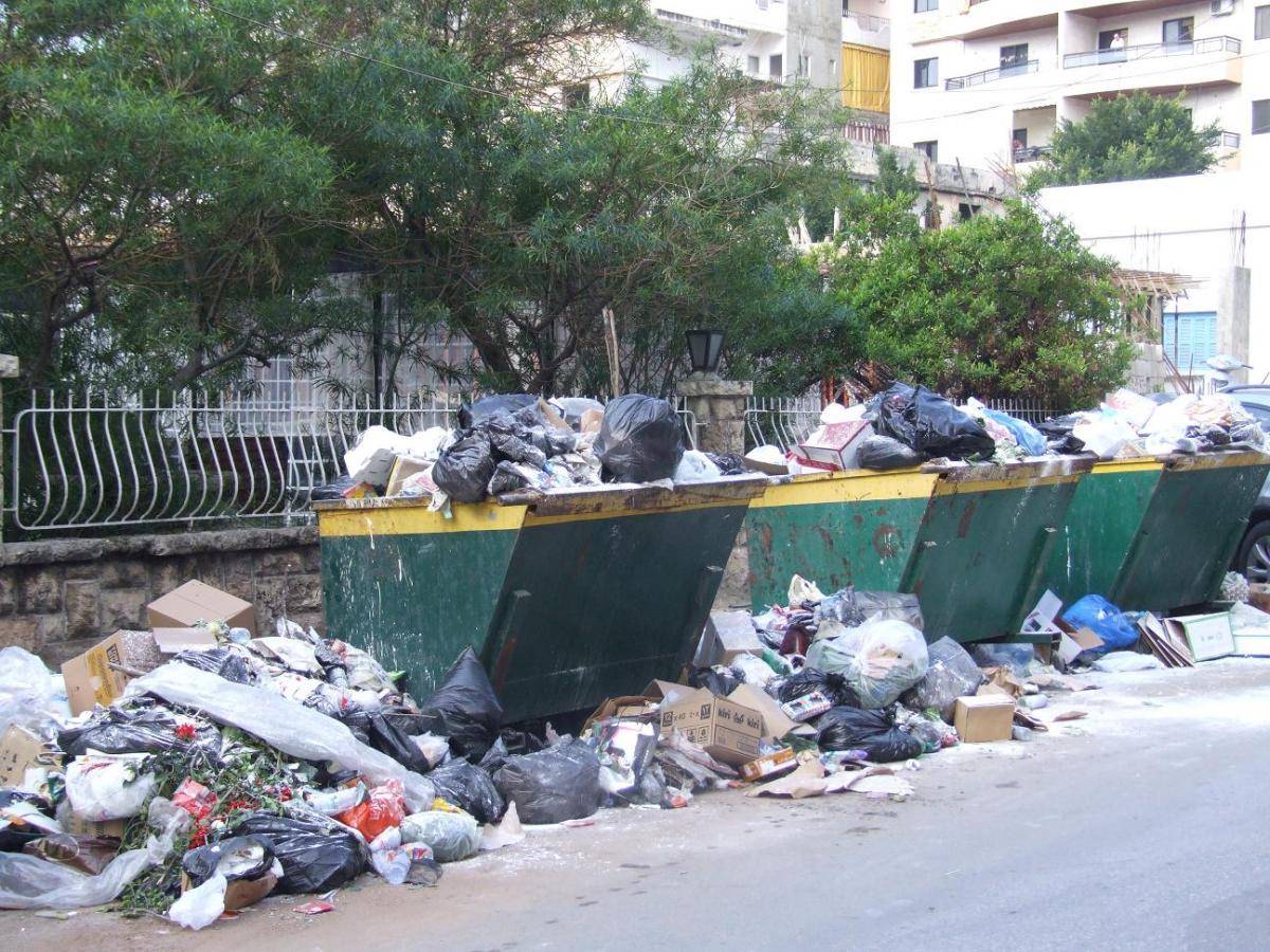 أزمة النفايات في النبطية تدخل اسبوعها الرابع