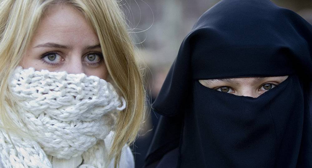 هولندا توافق على حظر النقاب في الأماكن العامة