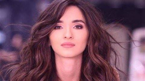 بالصورة.. ملكة جمال لبنان في بدلة الرقص!