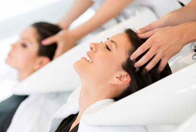 إحذري من هذه العادة في صالون التجميل.. تقتلك!