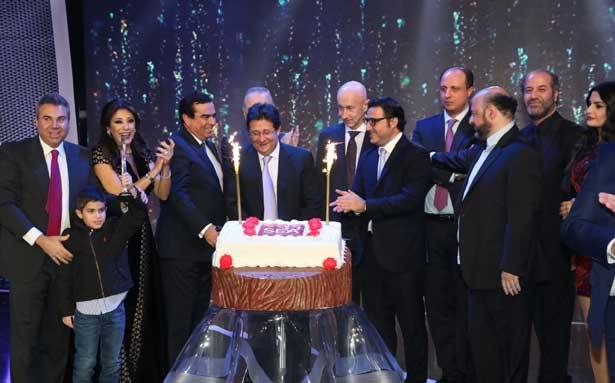 سلامة في افتتاح حفل «Social Economic Award» :
الليرة مُستقرّة وركيزة للثقة بالقطاع المالي والإستقرار الإجتماعي وسنبقى على سياسة التثبيت النقدي