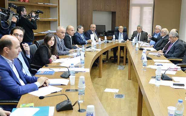 «الأشغال» تابعت مُناقشة اقتراح
تنظيم قطاع الطاقة المتجدّدة