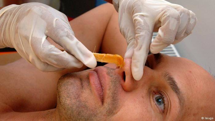 إزالة شعر الأنف تؤدي إلى الموت