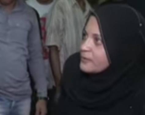 بالفيديو.. ضرب زوجتة أمام الكاميرات وهددها بالقتل.. شاهدوا رد فعل المذيعة!