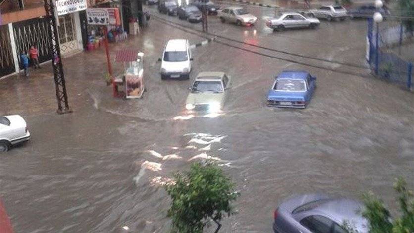 بالصورة- طرابلس تغرق