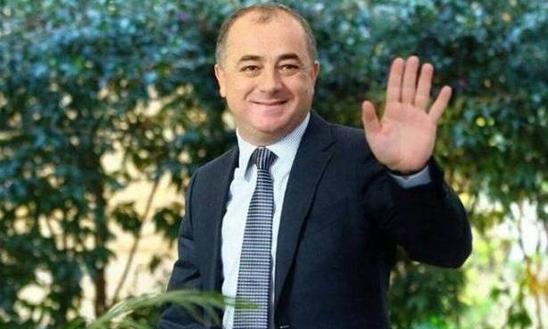 بالصورة: الياس بو صعب مع "الحبيب".. في المطار!