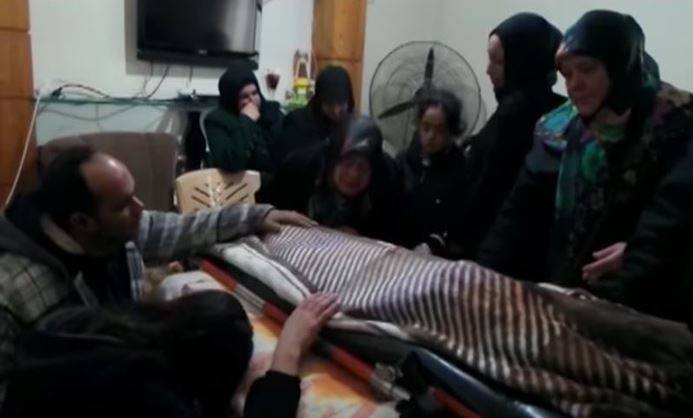 بالفيديو: في الجناح.. صاعقةٌ تضرب منزلاً وتقتل طفلاً!