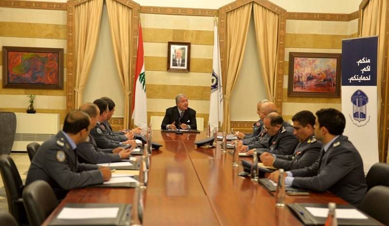 المشنوق ترأس اجتماعا أمنيا وطلب خطة متكاملة لأزمة السير