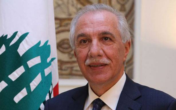 دعا البلديّات والمواطنين الى عدم رمي النفايات في النهر
زعيـتر تفـقّد مـدخل نفـق المطار الجنـوبي
وأكـد وجـود حـلّ جـذري لنـهر الغـدير