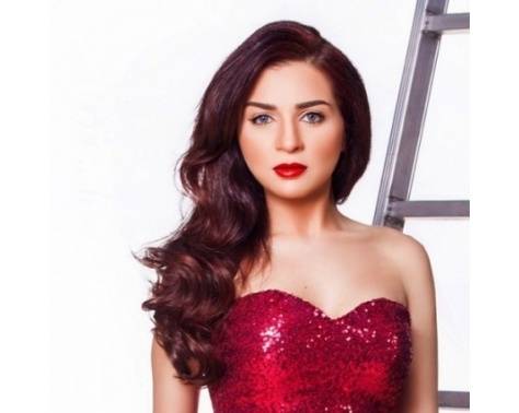 بالفيديو- مي عز الدين تتحدى امرأة مباشرة على الهواء !!