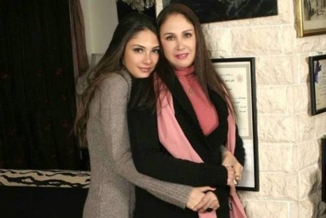 بعد فيفي عبده.. شيرين تكشف عن عمرها الحقيقي!