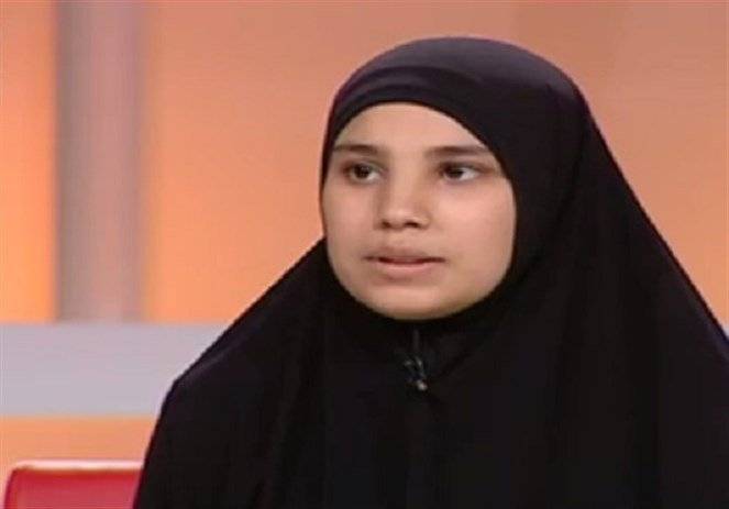 طفلة لبنانية تنجب طفلين تروي تفاصيل زواجها وحملها.. كيف غارت من ابنتها وماذا فعلت؟