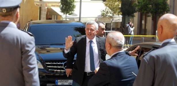 فرنجية لا يدخل «القصر» ببيان