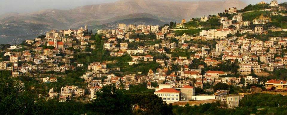افتتاح معرض الأشغال الحرفية الفنية في معهد بيت شباب