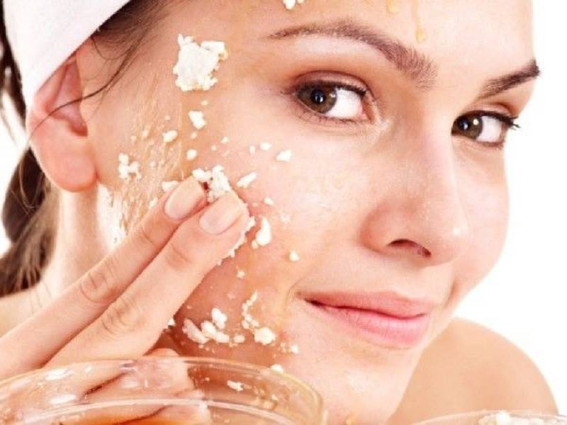 اخلطي العسل والأسبيرين وضعيهما على بشرتك.. النتيجة مذهلة