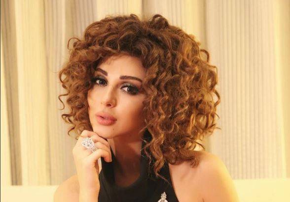 بالفيديو.. طفل ميريام فارس يلهو ويلعب في المنزل