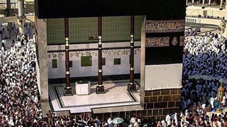 بالصور.. هذا ما تخفيه الكعبة من الداخل
