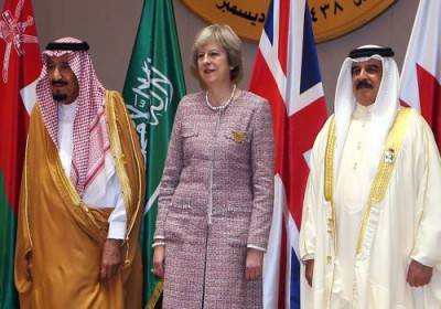 بيان ختامي “باهت” لقمة البحرين الخليجية.. وجولة العاهل السعودي سرقت الأضواء منها ورسمت ملامح “الهوية” الخليجية الجديدة.. وتيريزا ماي استخدمت “الفزاعة” الإيرانية للعودة الى المنطقة بقوة ومن أوسع أبوابها