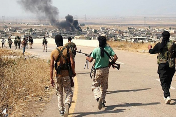 بالصُوَر :هروب جماعي للمجموعات المسلحة من حلب نحو تركيا