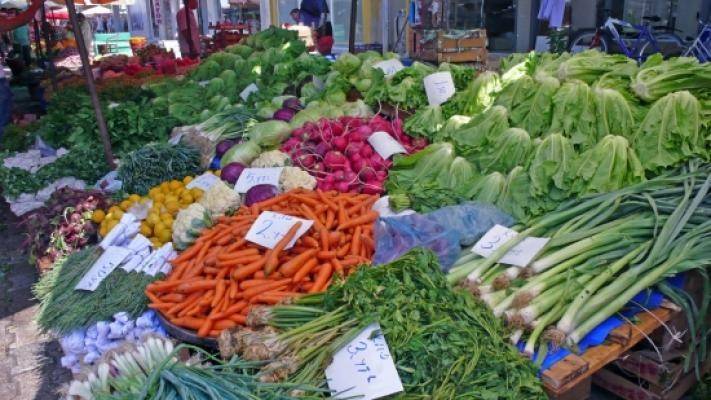 أسعار الخضار والفواكه قد تزيد 100% عشية الميلاد ورأس السنة!