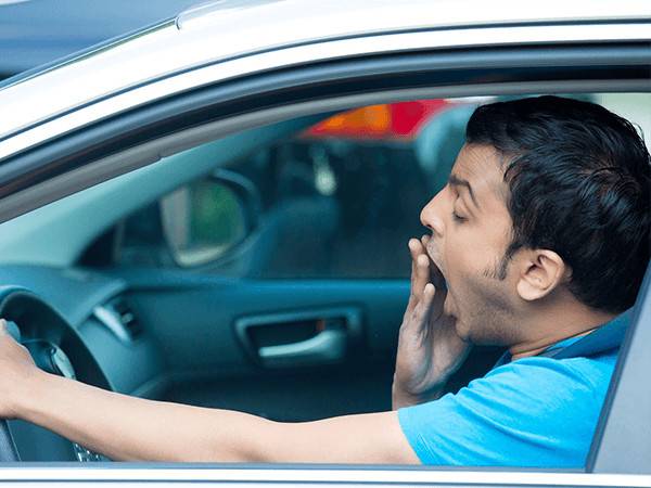 اليكم المفاجأة.. النعاس لا يقل خطورة عن الخمر أثناء القيادة!
