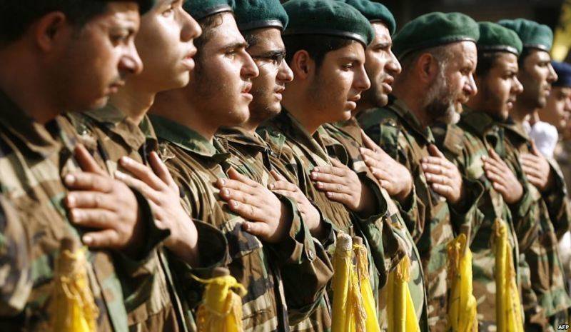 بالصور.. بين عناصر "حزب الله" وأطفال حلب كرة قدم و حلويات