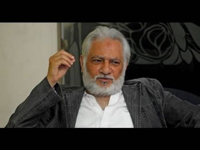 أول رد فعل لسامح الصريطي بعد الهجوم عليه بسبب ايداعه زوجته دار المسنين!!