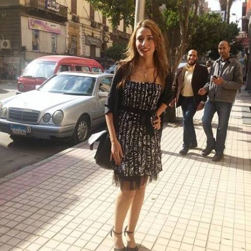 بالصور- فساتين قصيرة بوجه التحرّش في مصر
