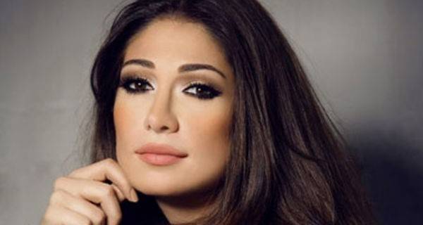 بالصورة - ديما صادق "أقفلت فمها"! لماذا؟