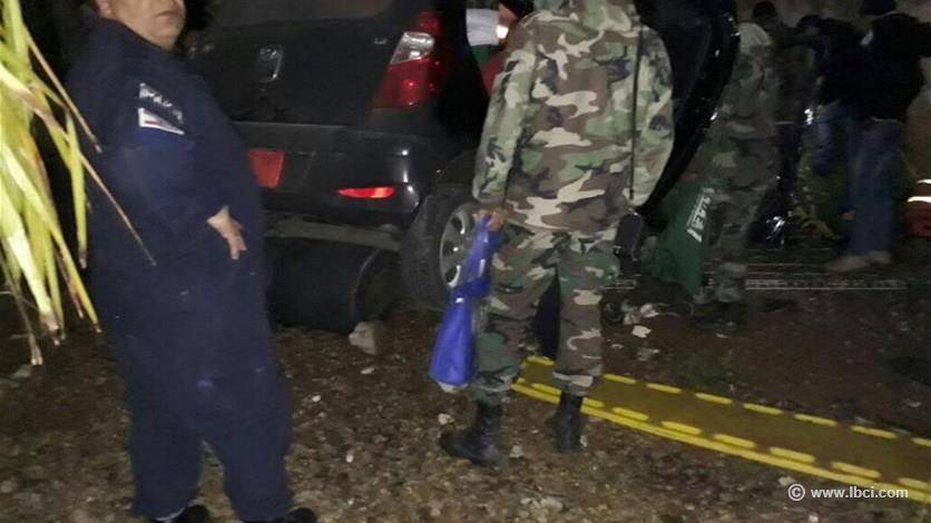 بالصور - إصابة عنصر في الجيش اللبناني بحادث سير قرب مار الياس في جعيتا