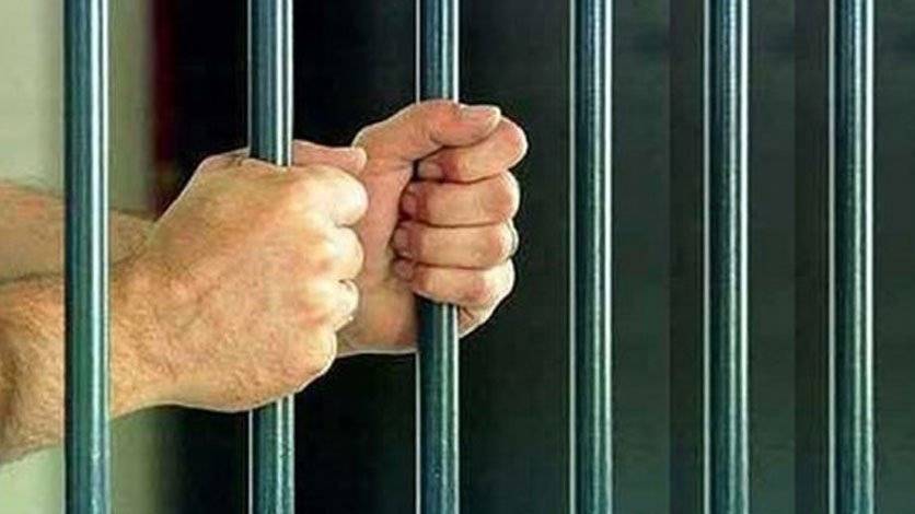 بعد إدانته بالاحتيال... السجن 3 سنوات لوزير سابق