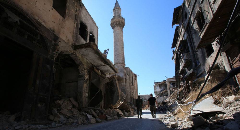 هولاند: يجب فتح مخارج آمنة للمدنيين في حلب وتحرير الرقة على يد مجموعات محلية