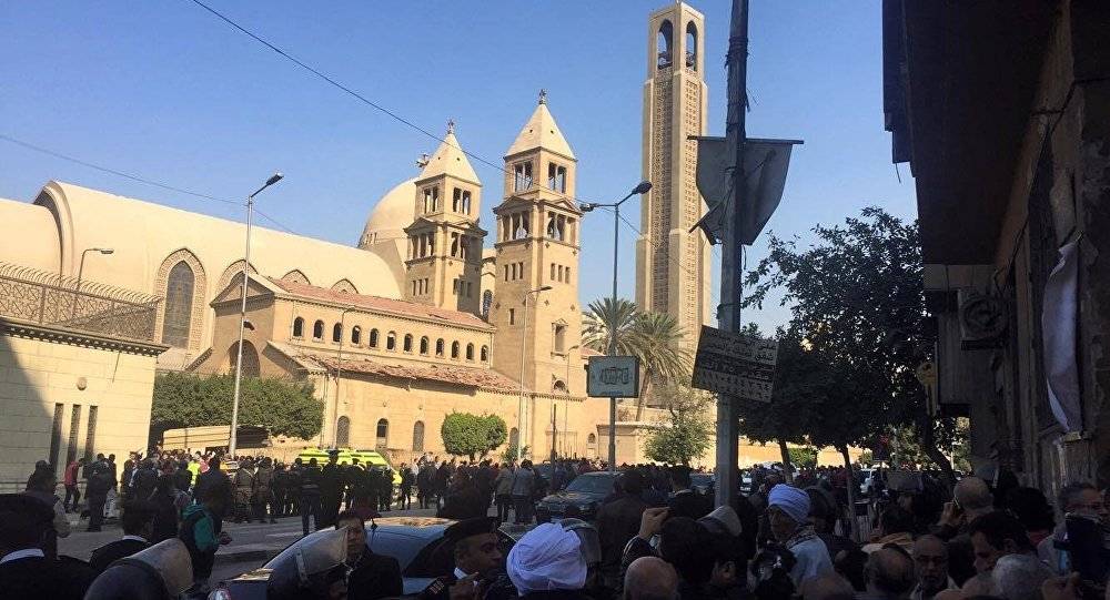 السيسي يدين "العمل الإرهابي" ضد كاتدرائية الأقباط الأرثوذكس وإعلان الحداد 3 أيام