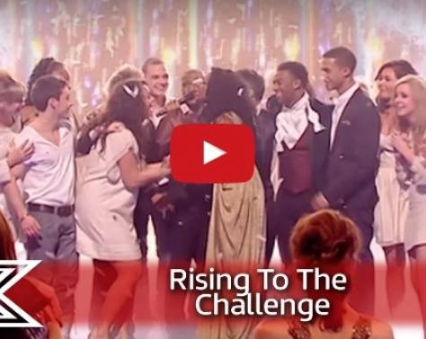بالفيديو - شاهدوا مشترك X Factor يغني بعد وفاة والدته مباشرةً