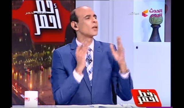 بالفيديو.. مذيع مصري يطرد ضيفه على الهواء