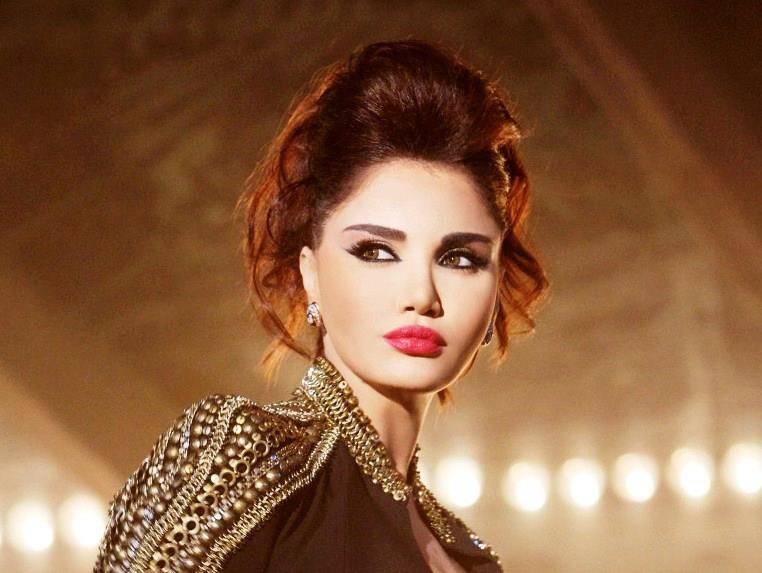 بالصورة.. ميليسا بإطلالة غريبة