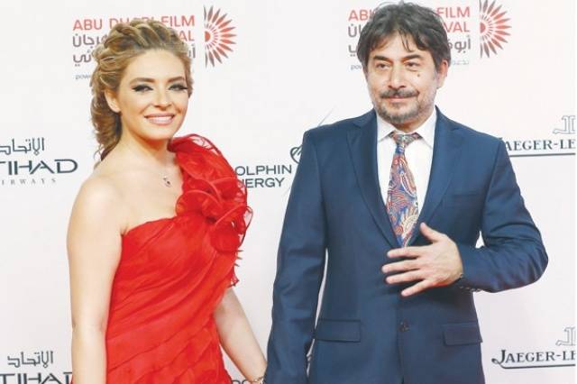 عابد فهد يخرج عن صمته ويكشف هذا الأمر عن زوجته
